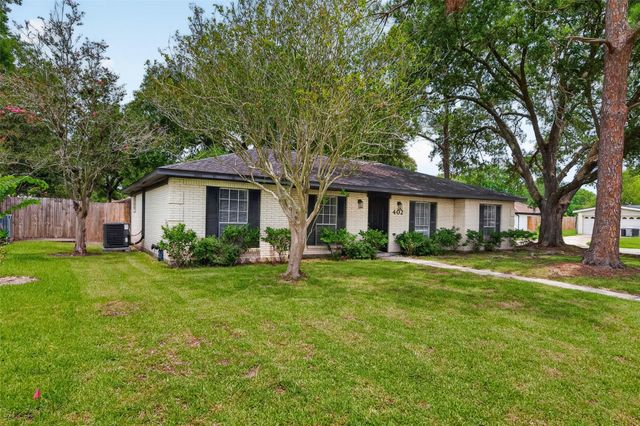 402 Christina Lane, Friendswood, TX 77546