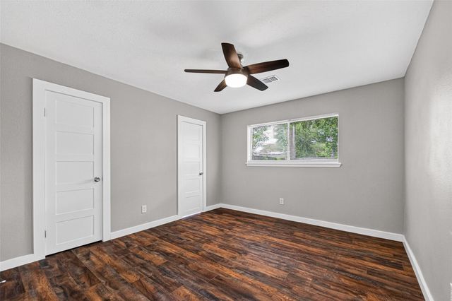 402 Christina Lane, Friendswood, TX 77546