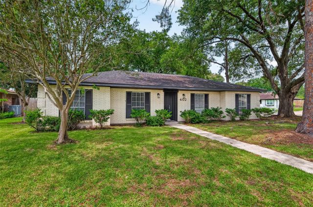 402 Christina Lane, Friendswood, TX 77546