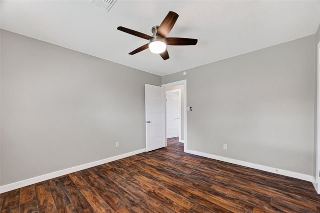 402 Christina Lane, Friendswood, TX 77546
