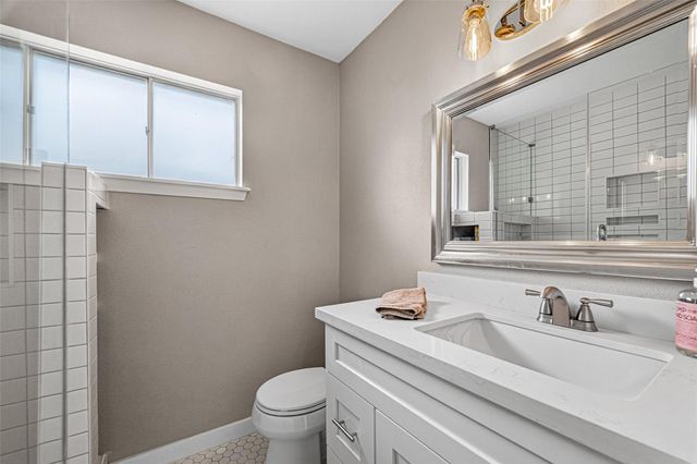 402 Christina Lane, Friendswood, TX 77546