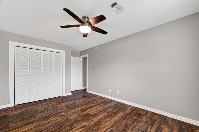 402 Christina Lane, Friendswood, TX 77546