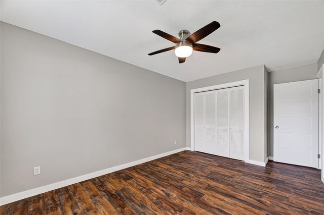 402 Christina Lane, Friendswood, TX 77546