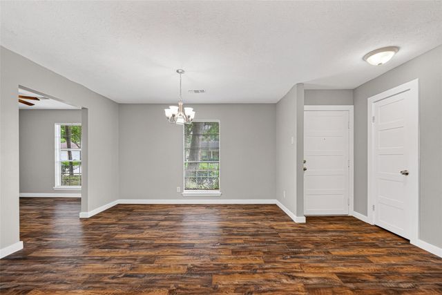402 Christina Lane, Friendswood, TX 77546