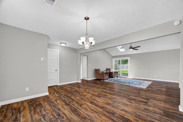 402 Christina Lane, Friendswood, TX 77546