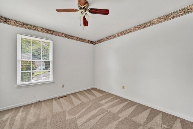 1040 Barrens Village CT, Roanoke, VA 24019