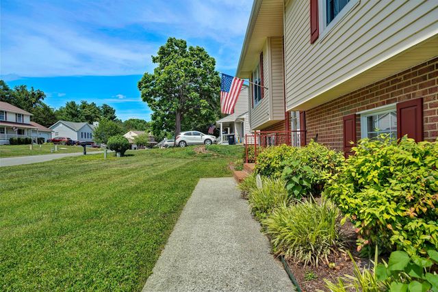 1040 Barrens Village CT, Roanoke, VA 24019