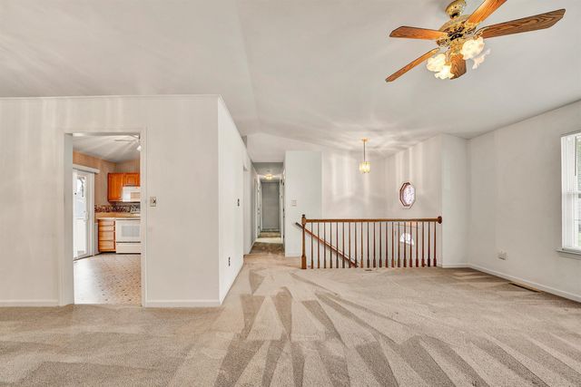 1040 Barrens Village CT, Roanoke, VA 24019