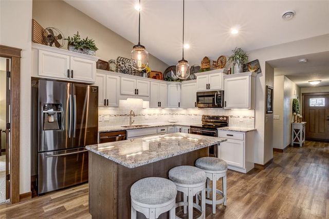 5609 Green Park Drive, Eau Claire, WI 54703