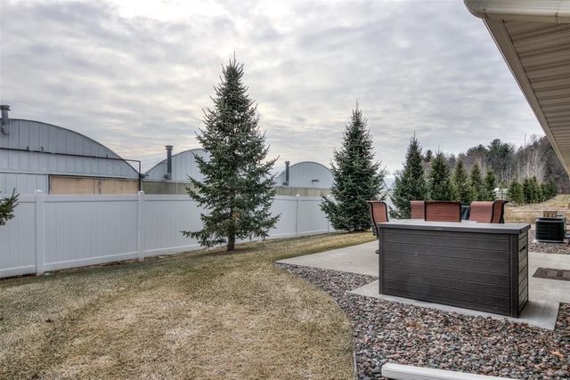 5609 Green Park Drive, Eau Claire, WI 54703