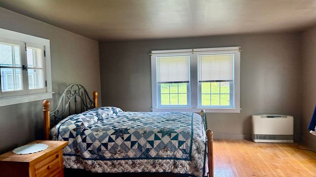 27 Ainsworth Road, Claremont, NH 03743