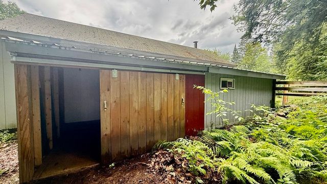 27 Ainsworth Road, Claremont, NH 03743