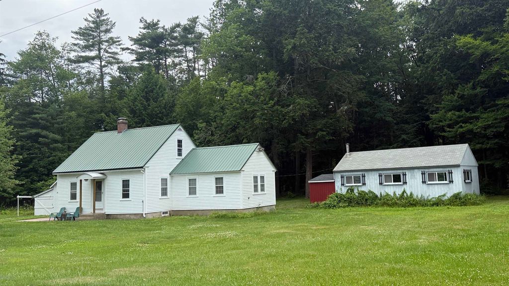 27 Ainsworth Road, Claremont, NH 03743