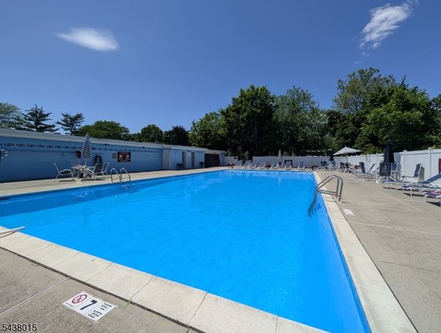 9 West Ct 2B, Westfield Town, NJ 07090