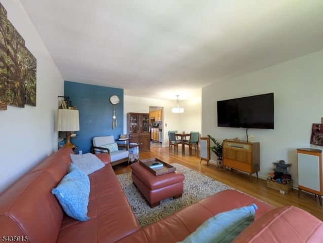 9 West Ct 2B, Westfield Town, NJ 07090