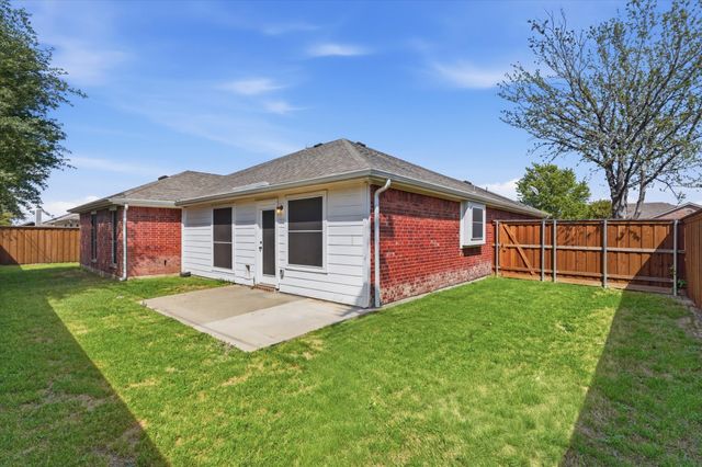 507 Clairmont Street, Farmersville, TX 75442