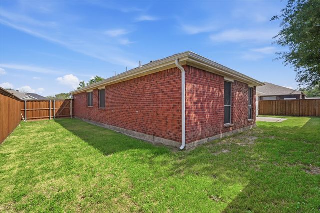 507 Clairmont Street, Farmersville, TX 75442