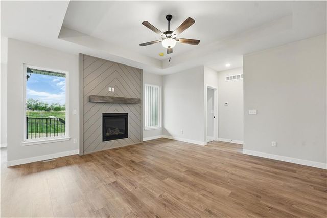 2433 NW Sunnyvale Court, Blue Springs, MO 64015