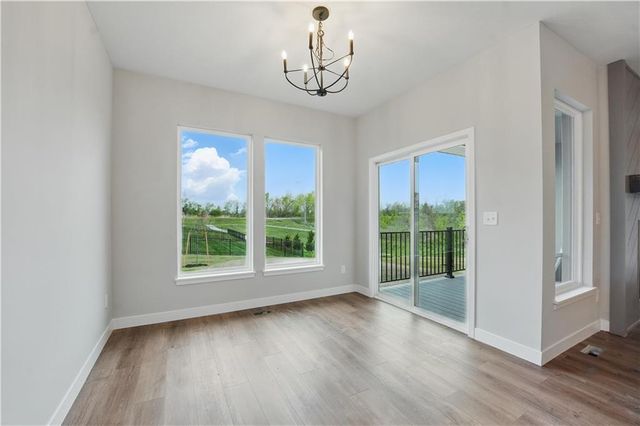 2433 NW Sunnyvale Court, Blue Springs, MO 64015