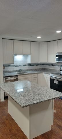 97 Colonel Bell Dr 8, Brockton, MA 02301