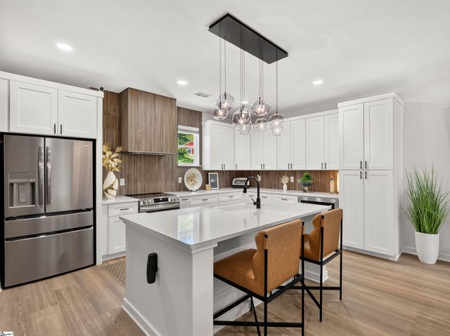 29 Harbor Drive, Greenville, SC 29611