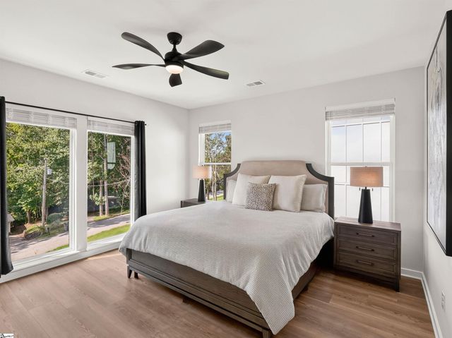 29 Harbor Drive, Greenville, SC 29611