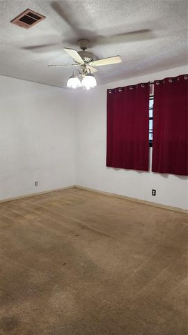 530 S 12th Street, Silsbee, TX 77656