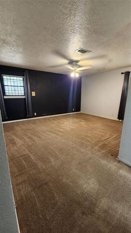 530 S 12th Street, Silsbee, TX 77656