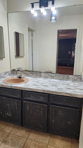 530 S 12th Street, Silsbee, TX 77656