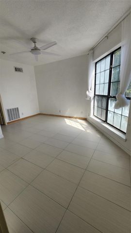 530 S 12th Street, Silsbee, TX 77656