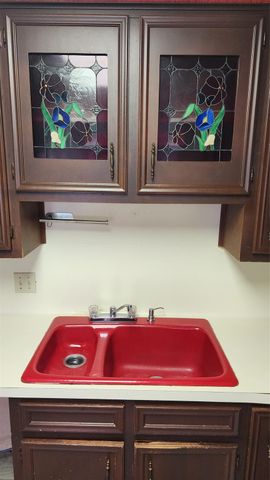 530 S 12th Street, Silsbee, TX 77656