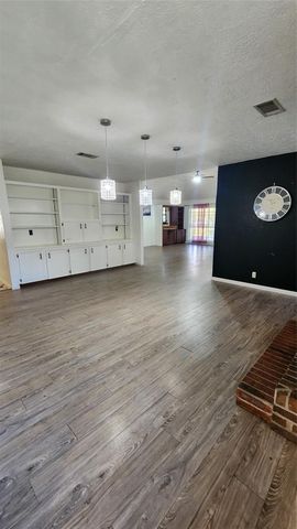 530 S 12th Street, Silsbee, TX 77656