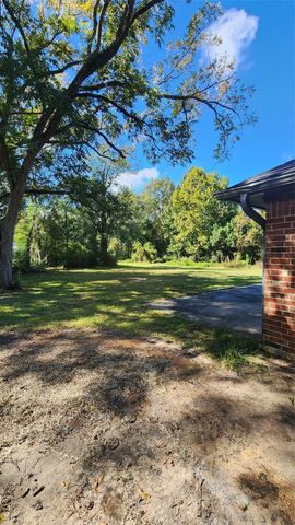 530 S 12th Street, Silsbee, TX 77656