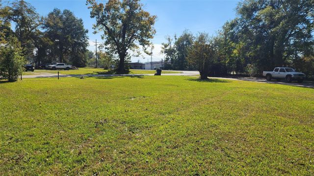 530 S 12th Street, Silsbee, TX 77656