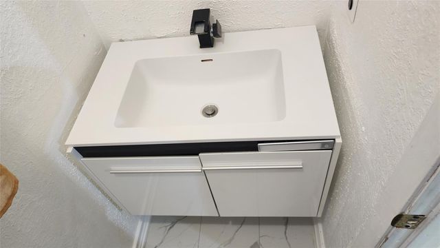 530 S 12th Street, Silsbee, TX 77656