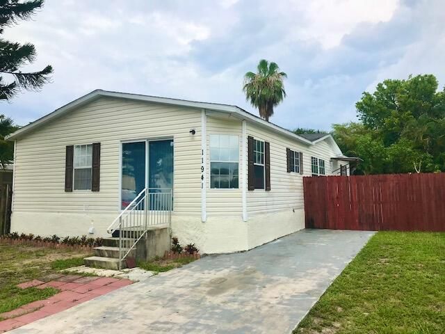 11941 Watergate Circle, Boca Raton, FL 33428