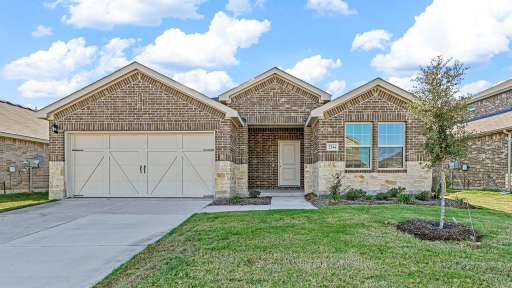 2011 Peregrine Way, Crandall, TX 75114