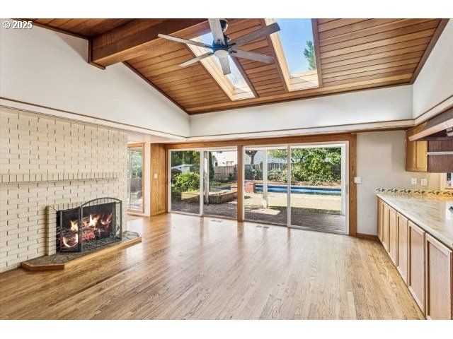 215 Sw TOWLE Ave, Gresham, OR 97080