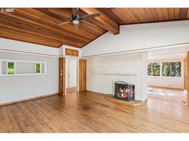 215 Sw TOWLE Ave, Gresham, OR 97080