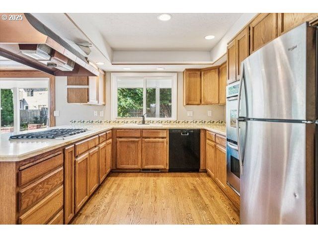 215 Sw TOWLE Ave, Gresham, OR 97080