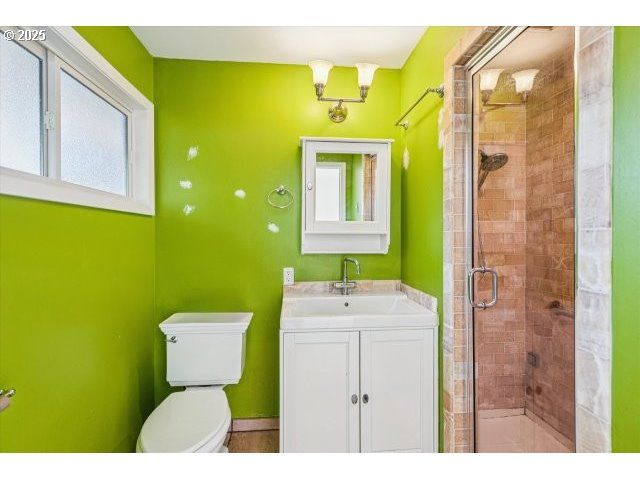 215 Sw TOWLE Ave, Gresham, OR 97080