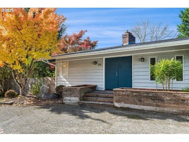 215 Sw TOWLE Ave, Gresham, OR 97080