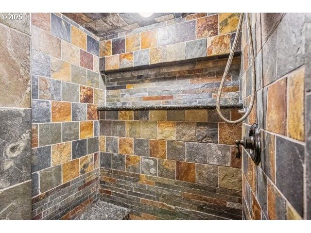 215 Sw TOWLE Ave, Gresham, OR 97080