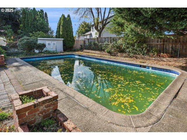 215 Sw TOWLE Ave, Gresham, OR 97080