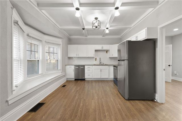 2961 Lockridge Avenue, Kansas City, MO 64128