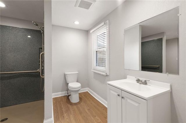 2961 Lockridge Avenue, Kansas City, MO 64128