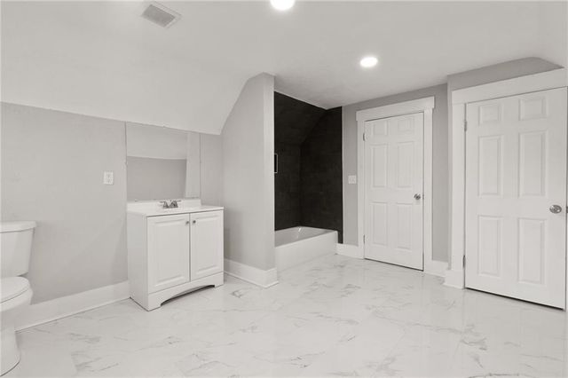 2961 Lockridge Avenue, Kansas City, MO 64128