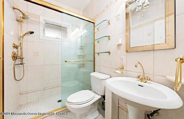 214 Cliftwood Road, Oakhurst, NJ 07755