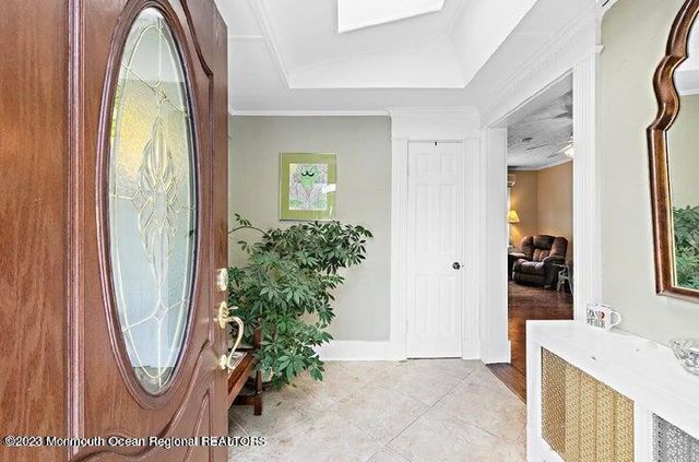 214 Cliftwood Road, Oakhurst, NJ 07755