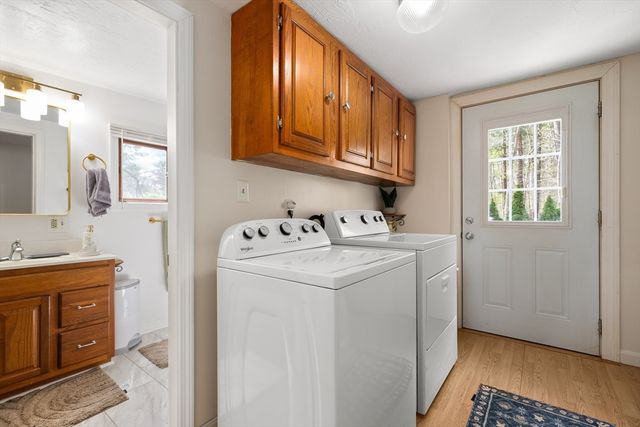 26 Hartford Ave N, Upton, MA 01568